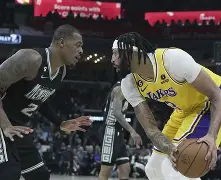 马刺主场告捷横扫灰熊，火箭大胜包夹 